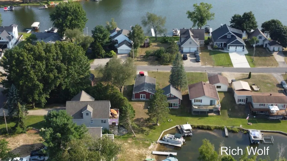 8611 Mohawk Trail Winfield Township, MI 49329