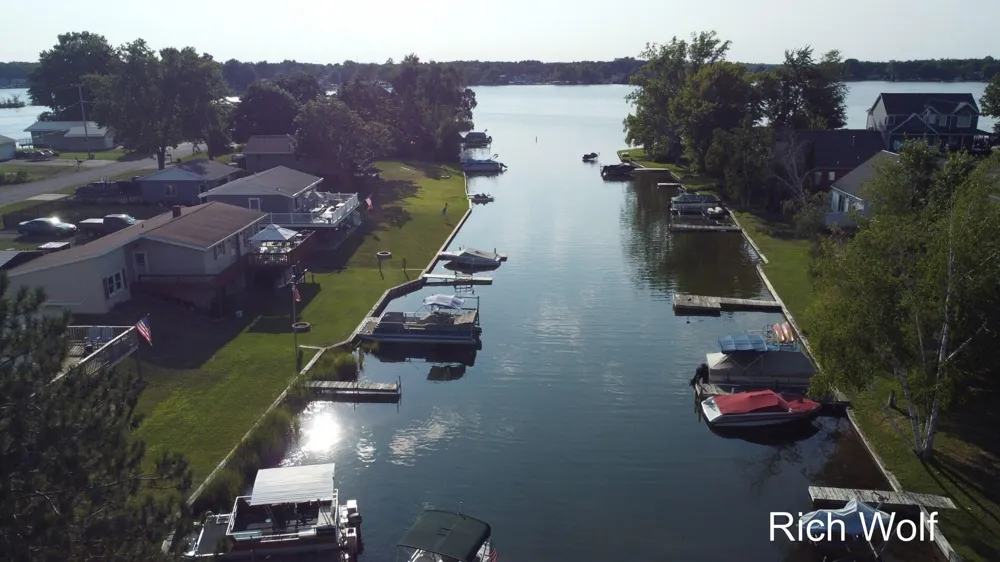 8611 Mohawk Trail Winfield Township, MI 49329