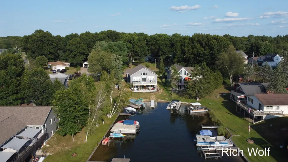 8611 Mohawk Trail Winfield Township, MI 49329
