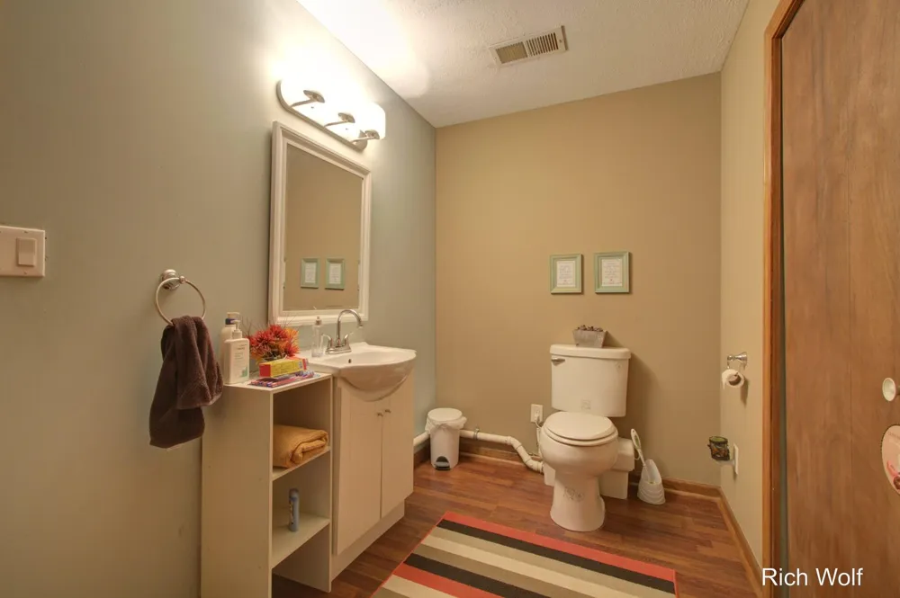 8611 Mohawk Trail Winfield Township, MI 49329
