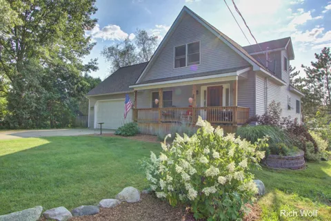 8611 Mohawk Trail