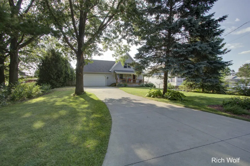 8611 Mohawk Trail Winfield Township, MI 49329