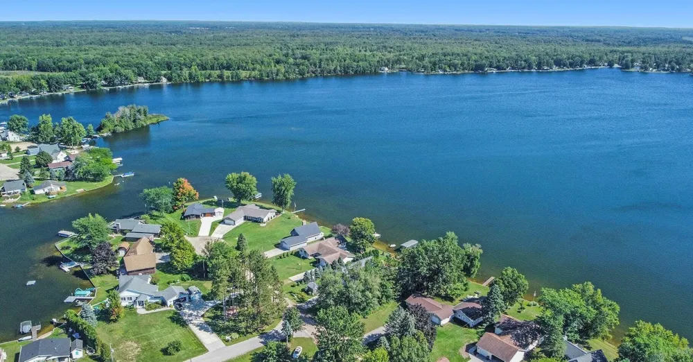 8611 Mohawk Trail Winfield Township, MI 49329