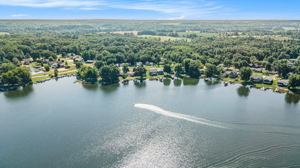 8611 Mohawk Trail Winfield Township, MI 49329