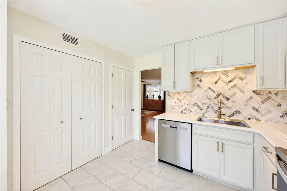 2218 MCMAHON COURT #1038 Orlando, FL 32812
