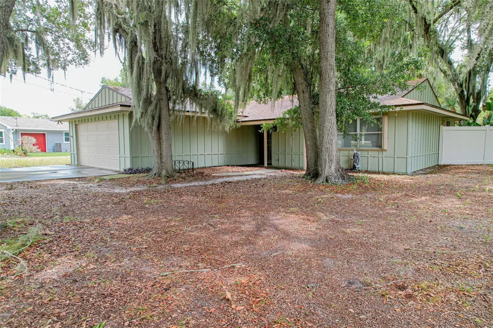 4604 CRYSTAL BEACH ROAD Winter Haven, FL 33880