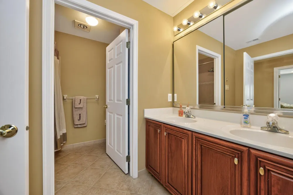 40 SAGEWOOD DRIVE #162 Malvern, PA 19355