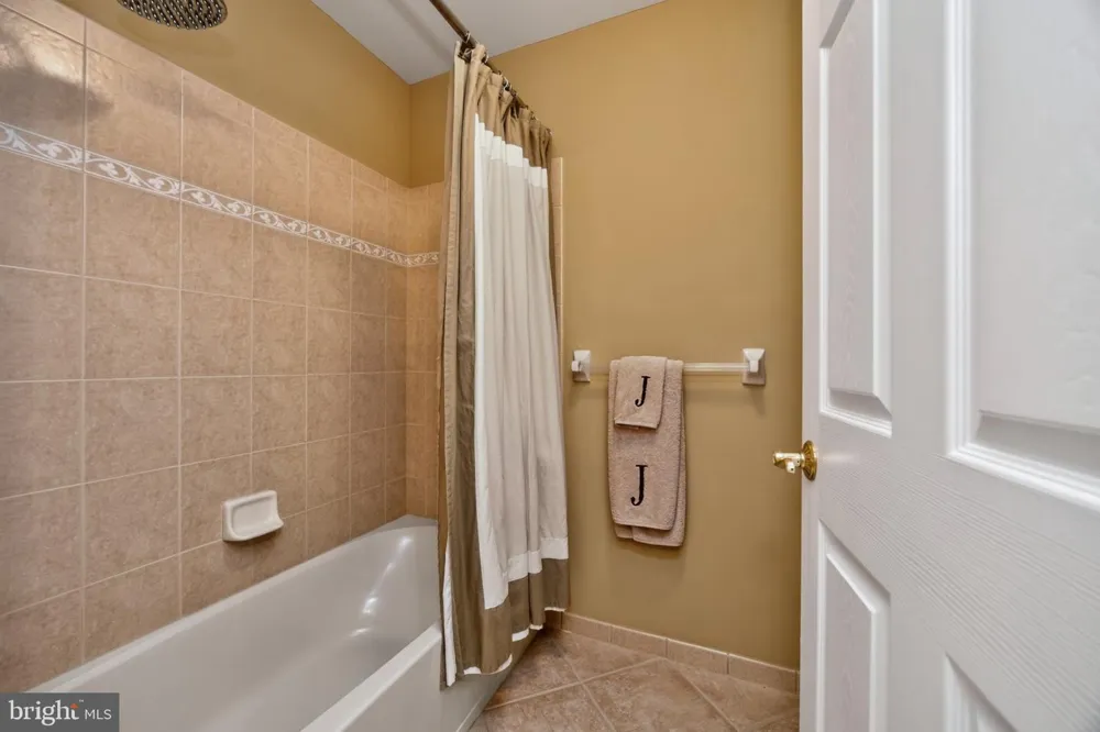 40 SAGEWOOD DRIVE #162 Malvern, PA 19355