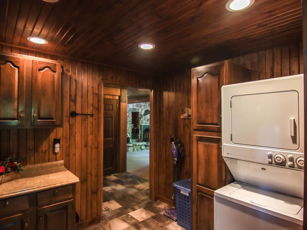 15651 Holly Drive Thompsonville, MI 49683