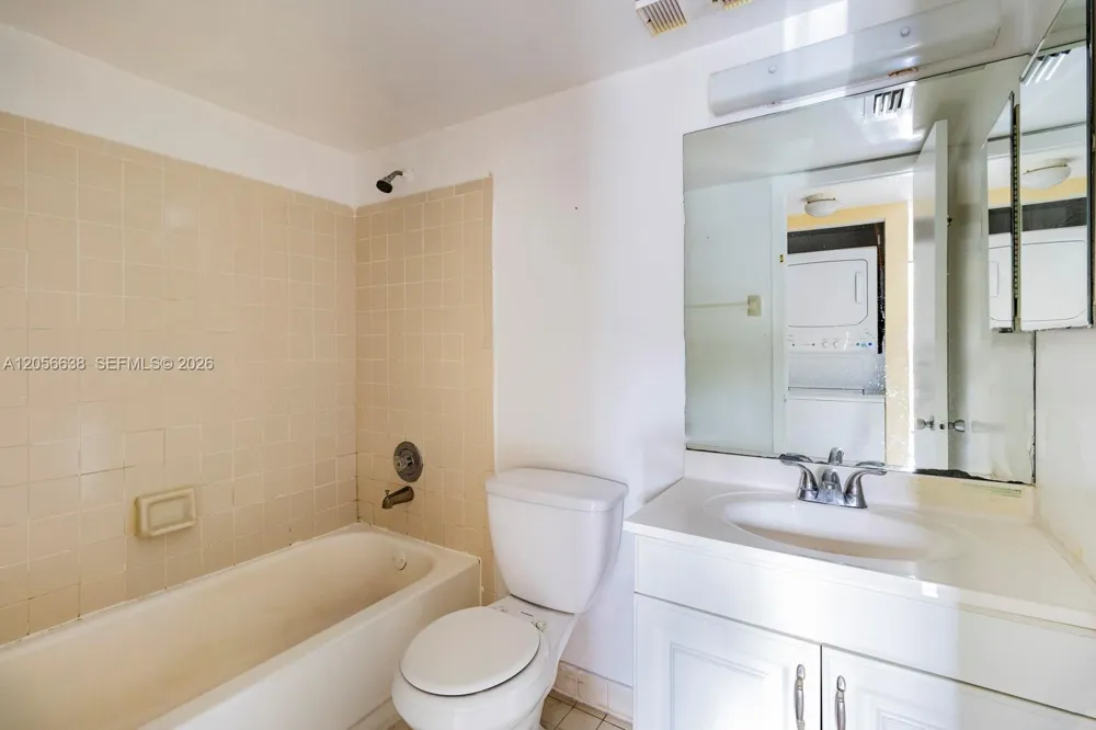 9044 NW 28th Dr #3-202 Coral Springs, FL 33065