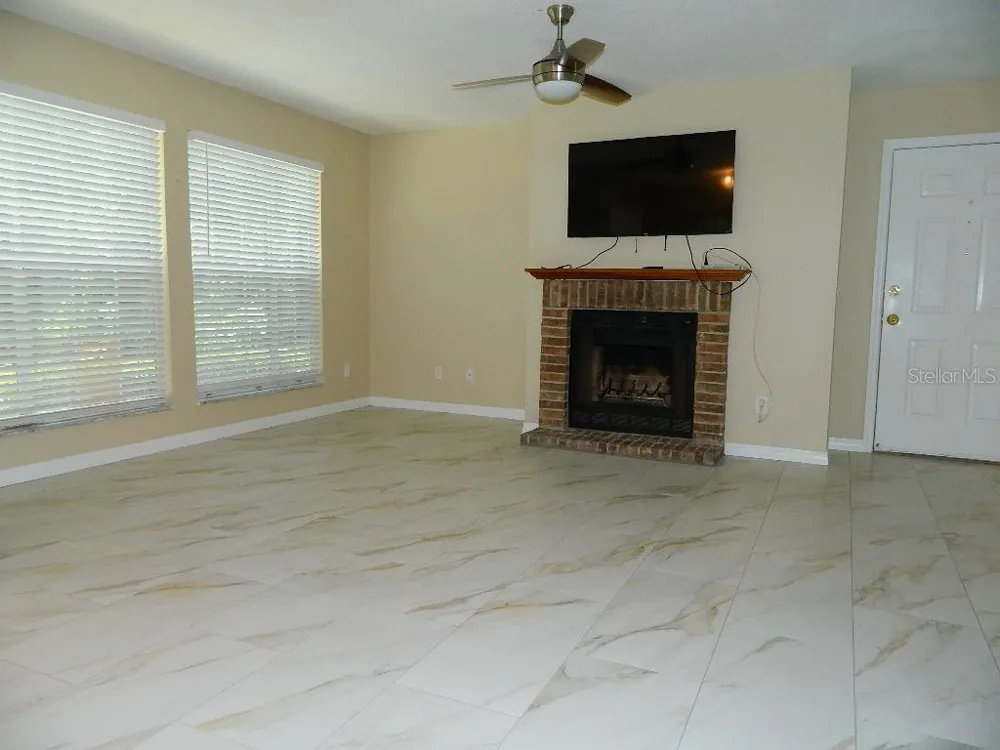 672 ROARING DRIVE #245 Altamonte Springs, FL 32714