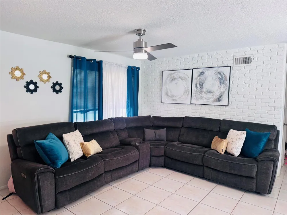 767 FORESTER AVENUE Orlando, FL 32809