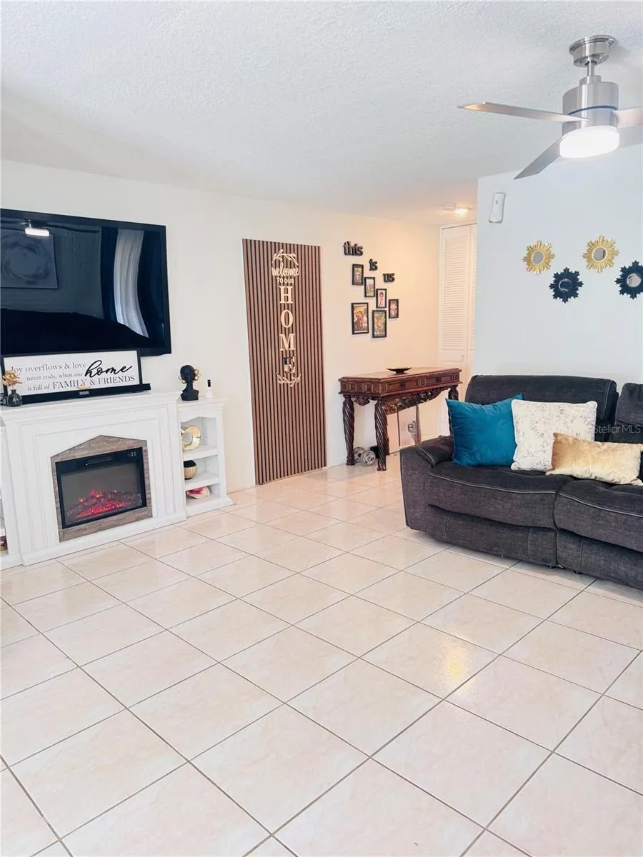 767 FORESTER AVENUE Orlando, FL 32809