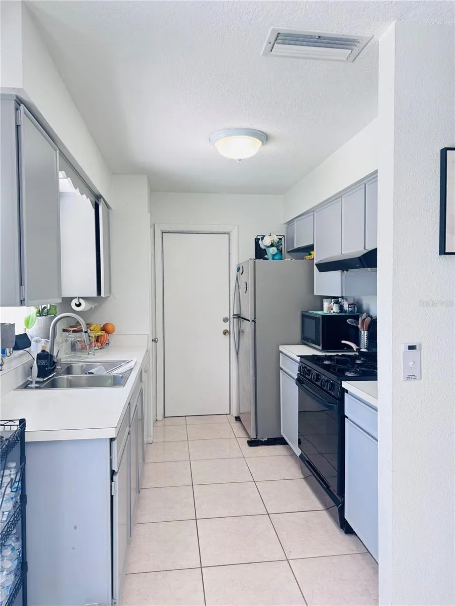 767 FORESTER AVENUE Orlando, FL 32809