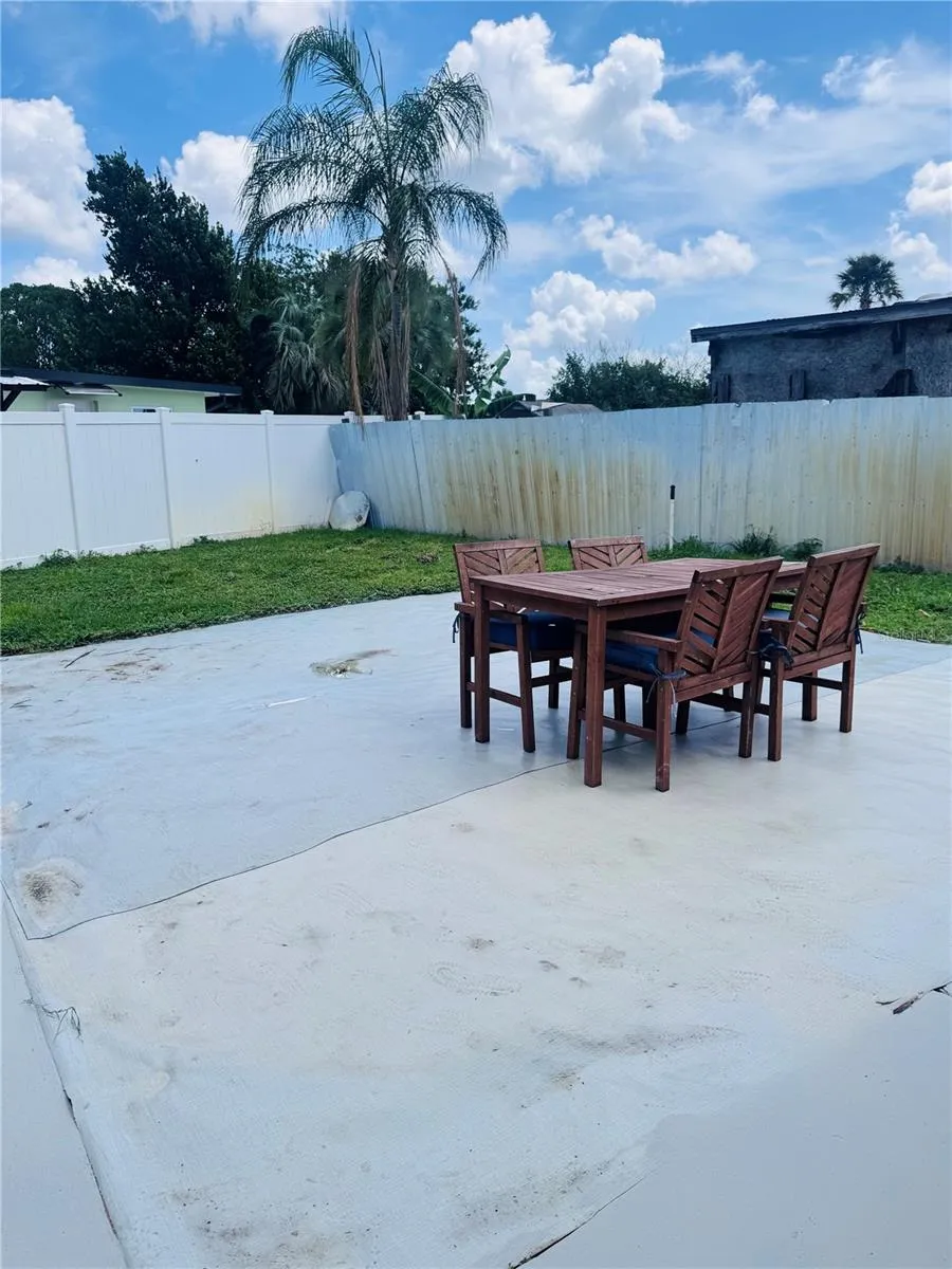 767 FORESTER AVENUE Orlando, FL 32809