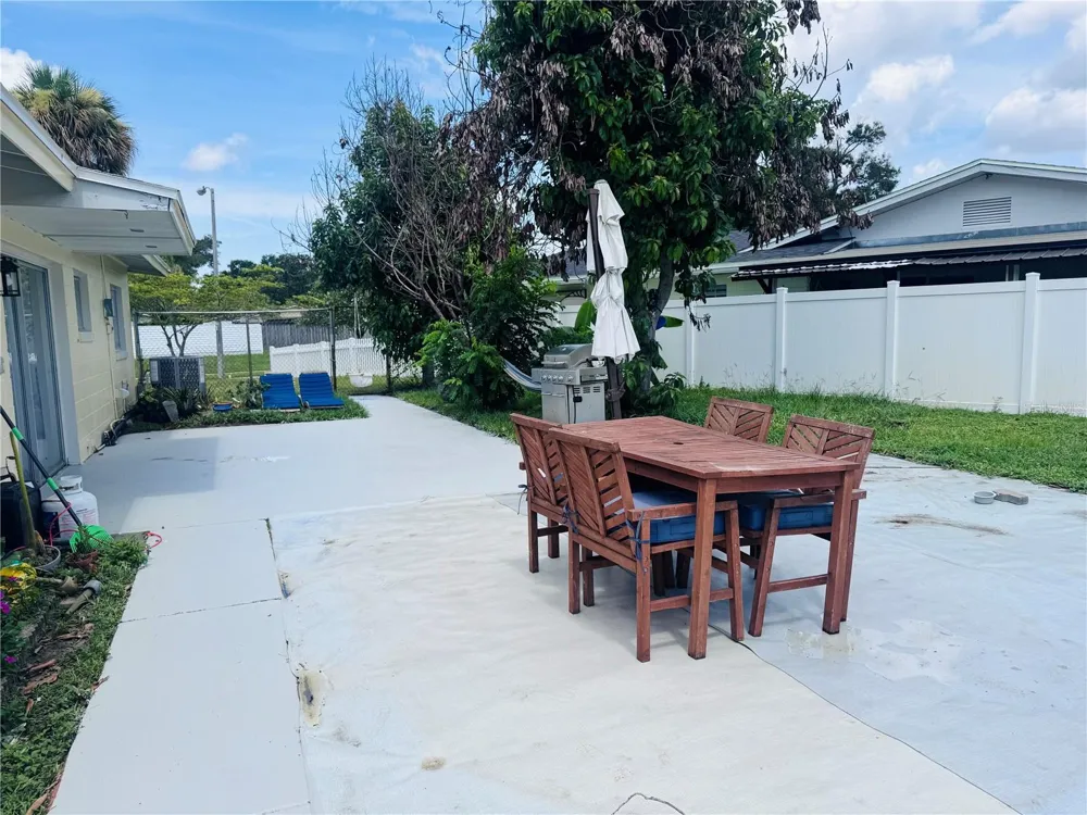 767 FORESTER AVENUE Orlando, FL 32809