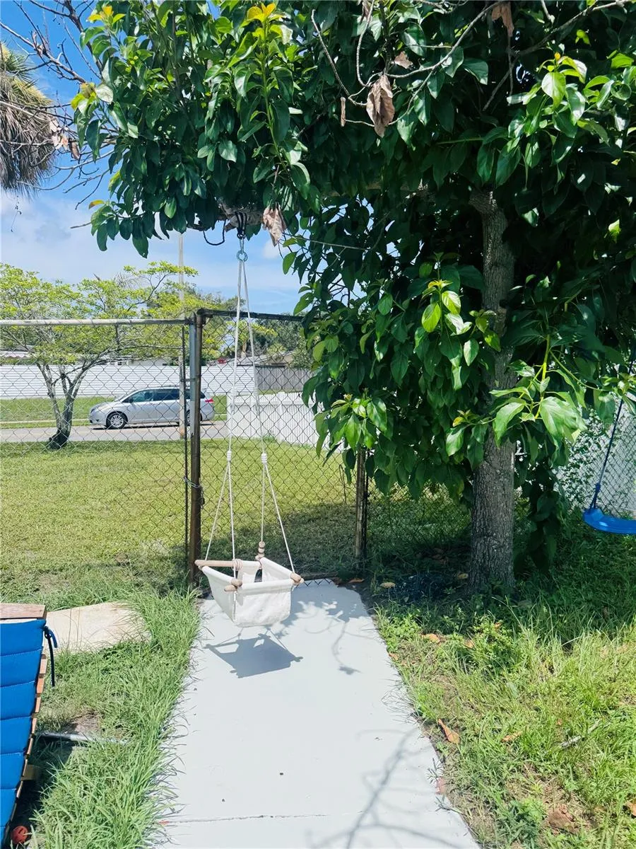 767 FORESTER AVENUE Orlando, FL 32809