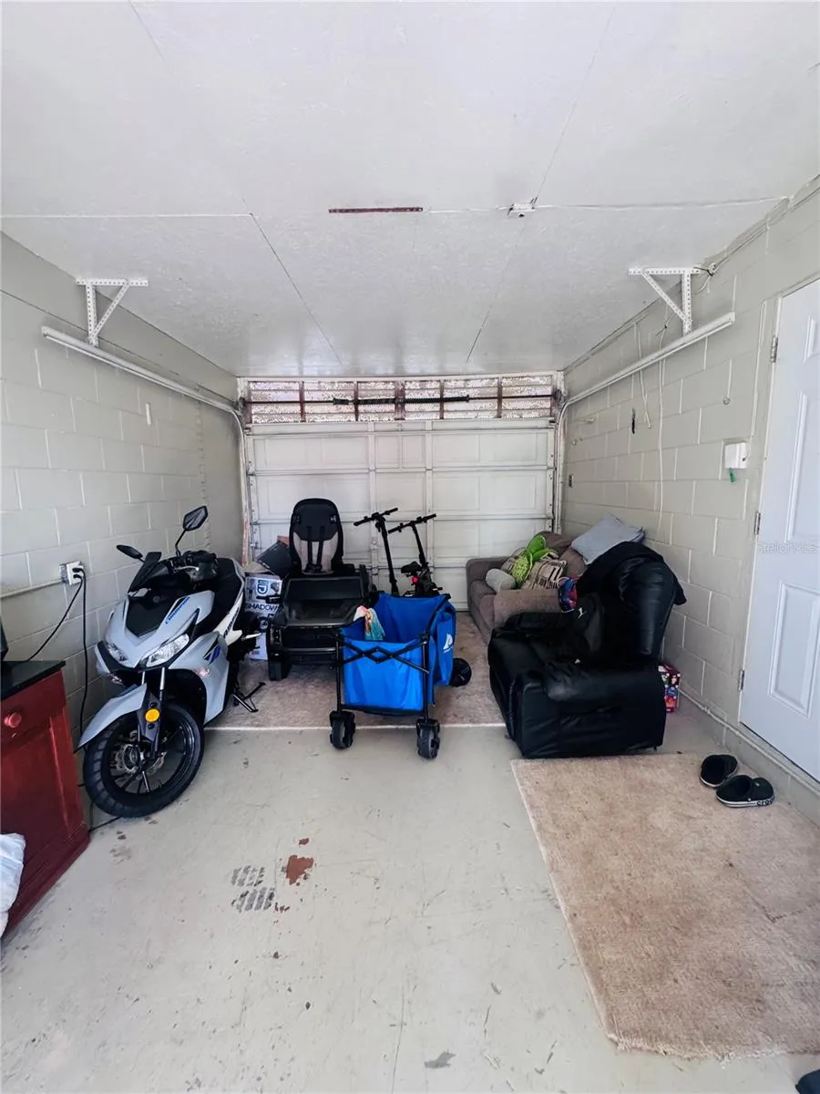767 FORESTER AVENUE Orlando, FL 32809