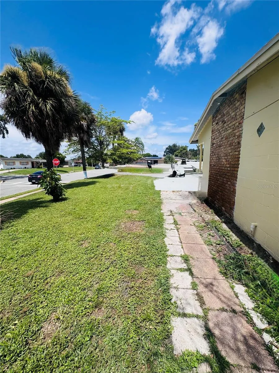 767 FORESTER AVENUE Orlando, FL 32809