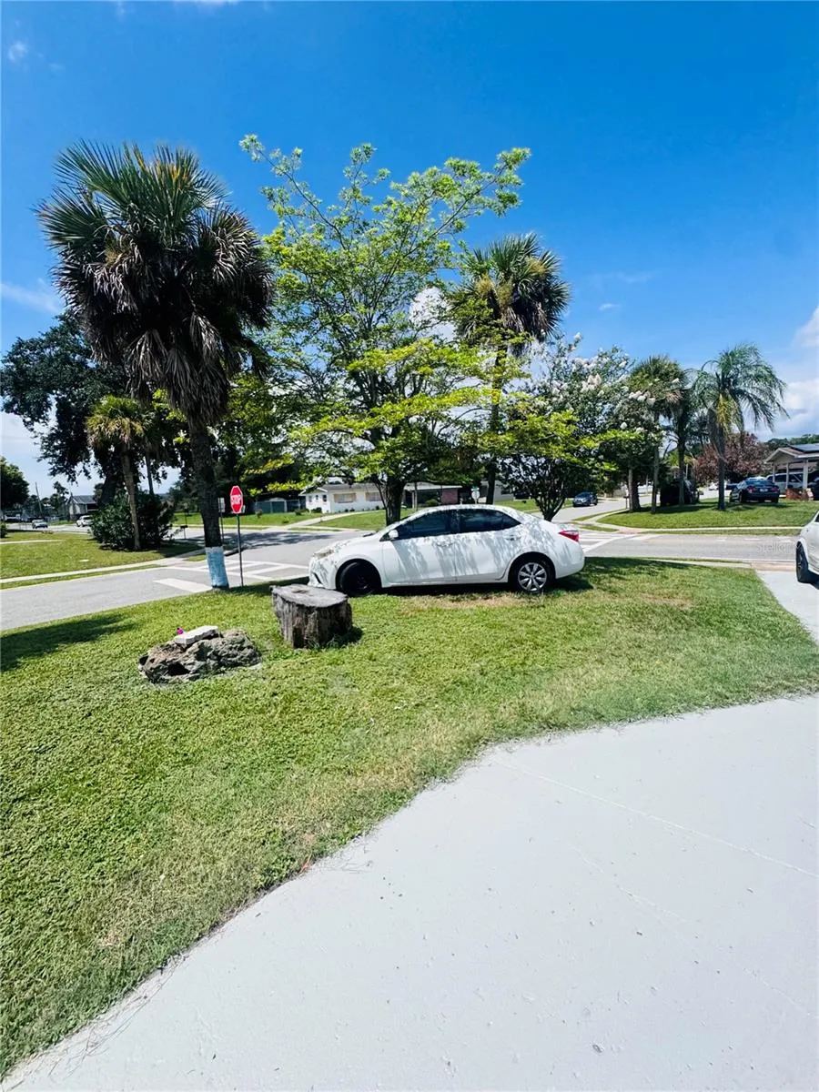 767 FORESTER AVENUE Orlando, FL 32809
