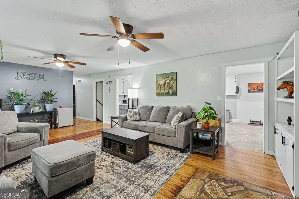 7388 Post RD Winston, GA 30187