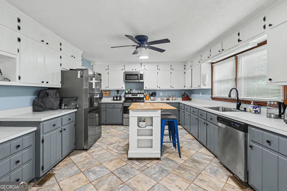 7388 Post RD Winston, GA 30187