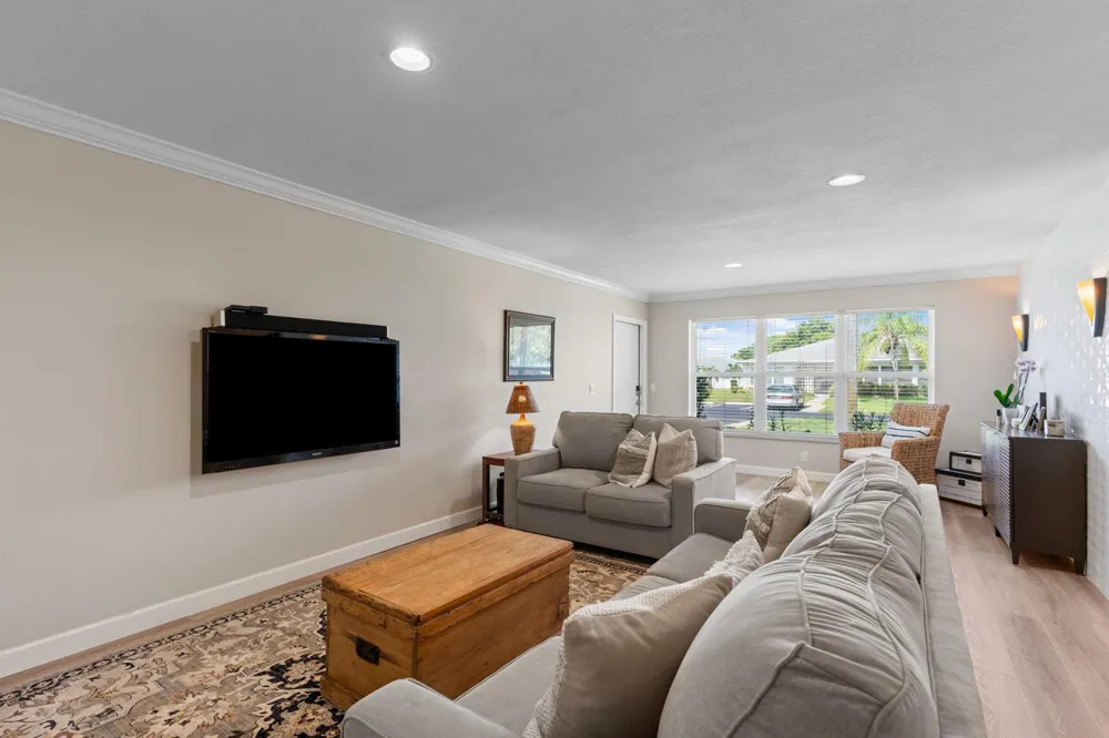 947 Circle Drive #C Delray Beach, FL 33445
