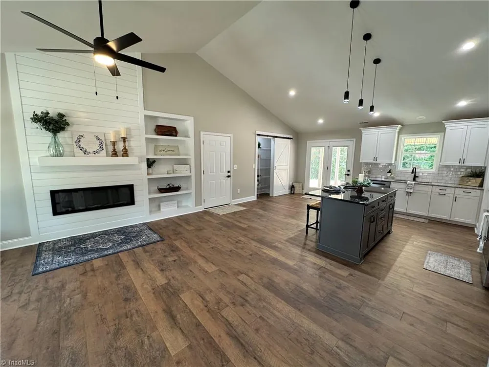 212 River Street East Bend, NC 27018