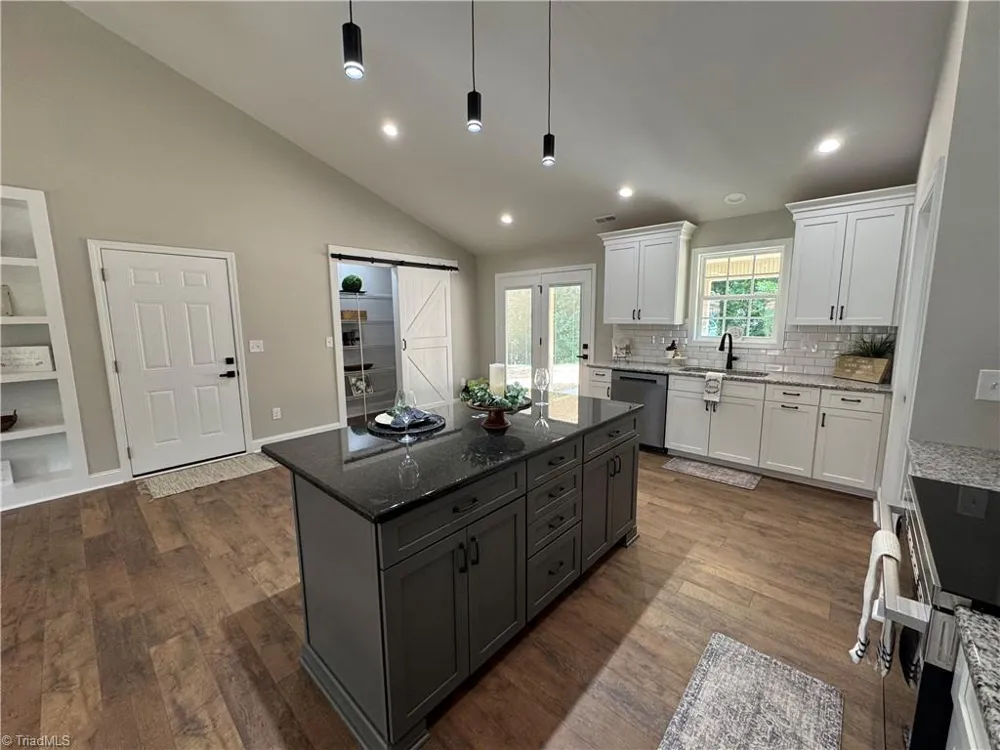 212 River Street East Bend, NC 27018