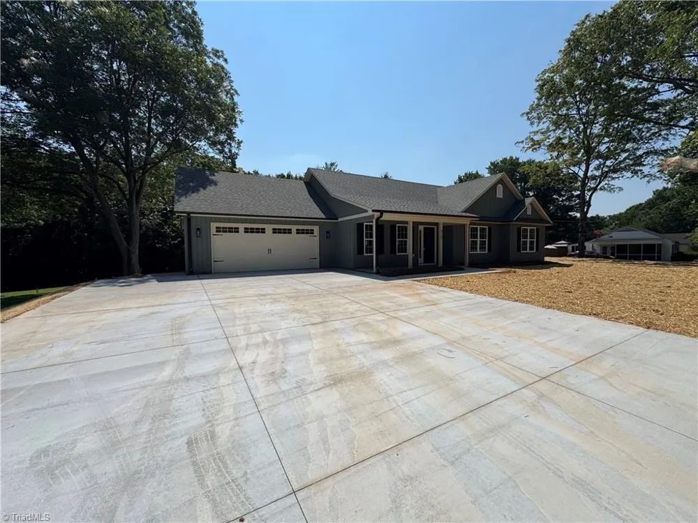212 River Street East Bend, NC 27018
