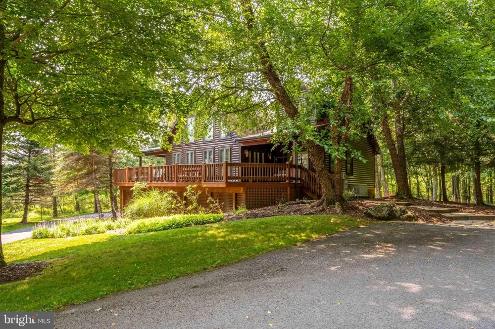 325 MARKWOOD DRIVE Oakland, MD 21550