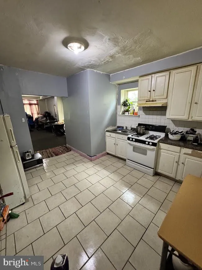 1411 ROSEDALE STREET Baltimore, MD 21216