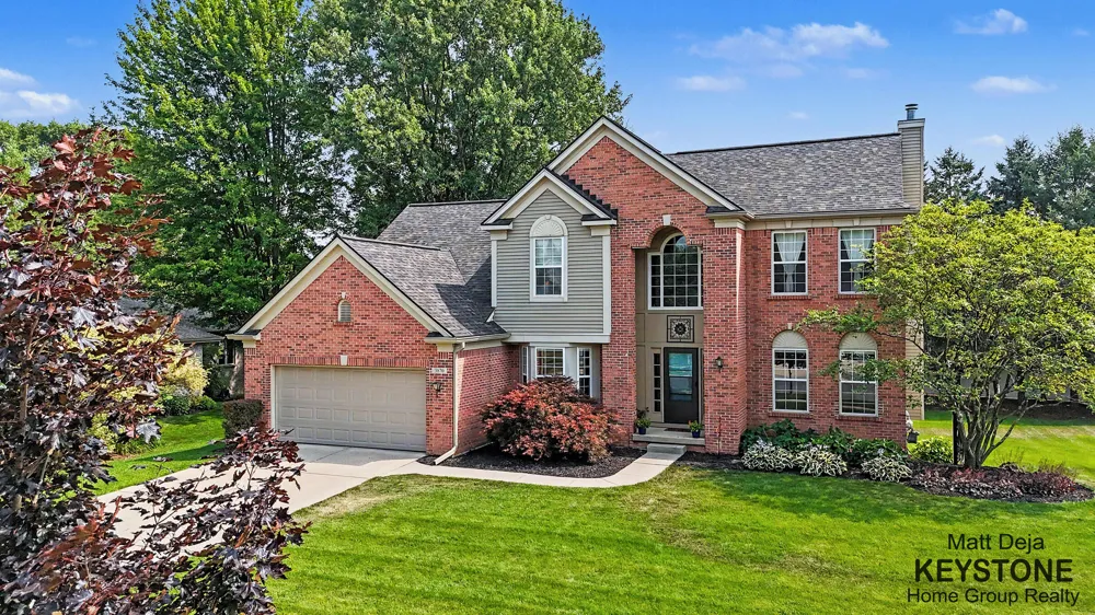 3870 Windwood Drive NE Rockford, MI 49341