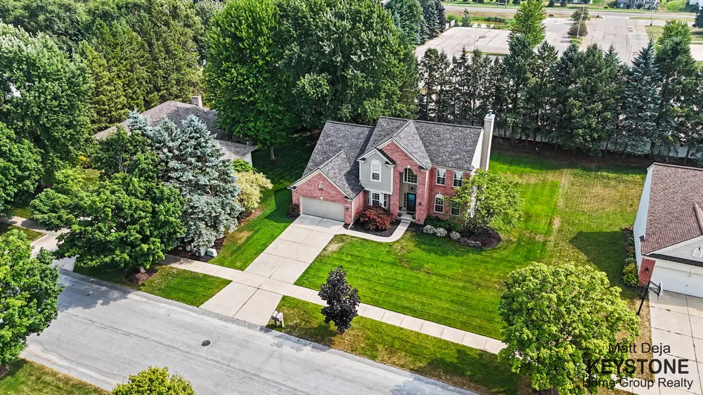 3870 Windwood Drive NE Rockford, MI 49341