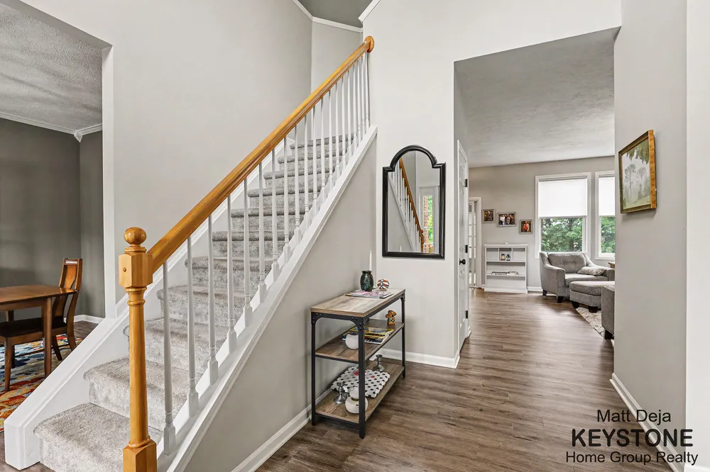 3870 Windwood Drive NE Rockford, MI 49341
