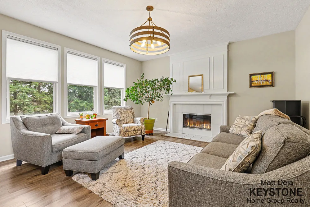 3870 Windwood Drive NE Rockford, MI 49341