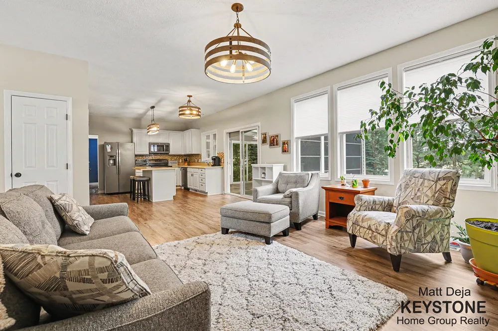 3870 Windwood Drive NE Rockford, MI 49341