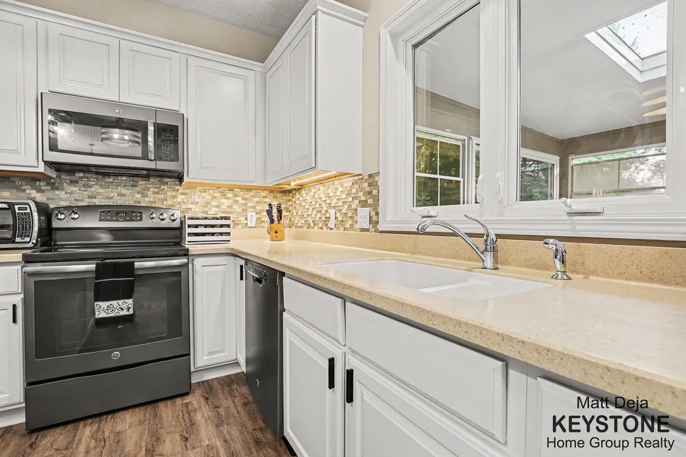 3870 Windwood Drive NE Rockford, MI 49341