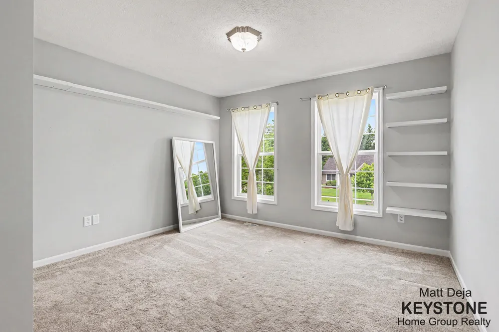 3870 Windwood Drive NE Rockford, MI 49341