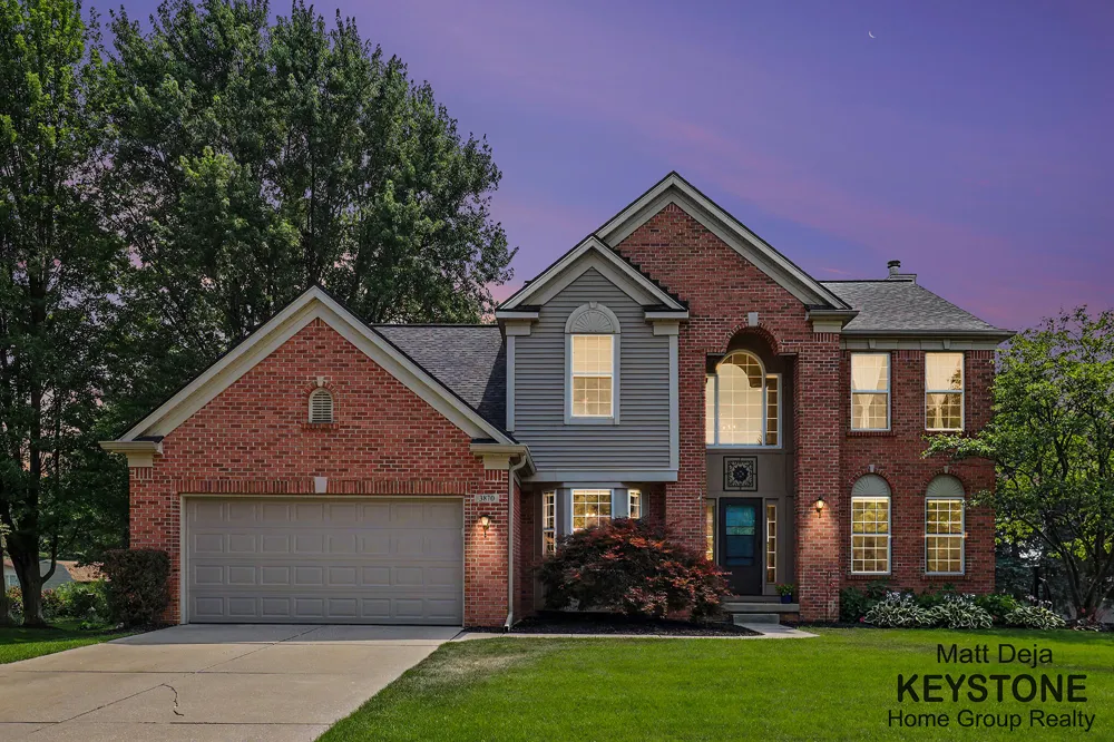 3870 Windwood Drive NE Rockford, MI 49341