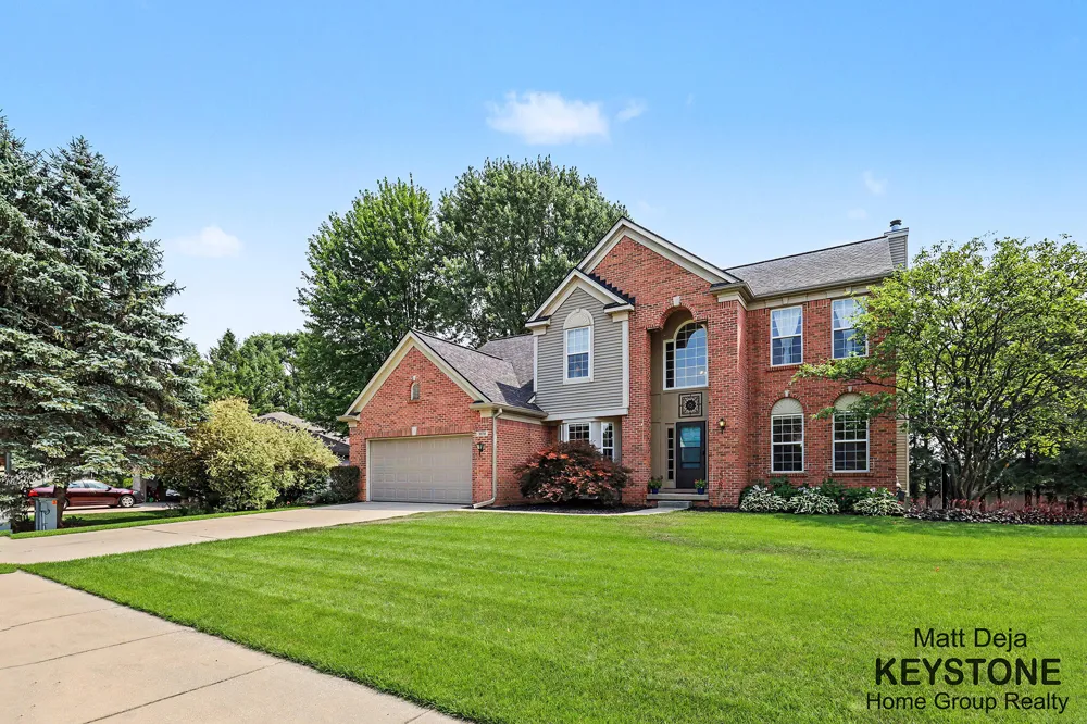 3870 Windwood Drive NE Rockford, MI 49341