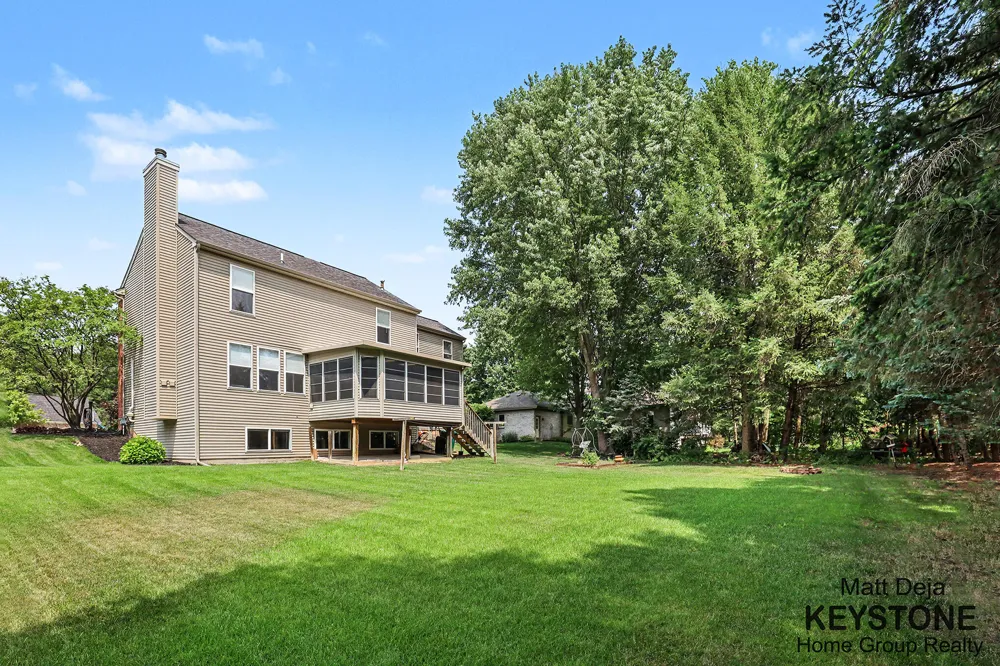 3870 Windwood Drive NE Rockford, MI 49341