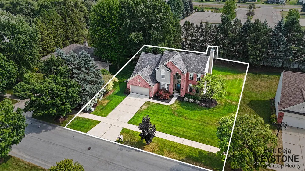 3870 Windwood Drive NE Rockford, MI 49341