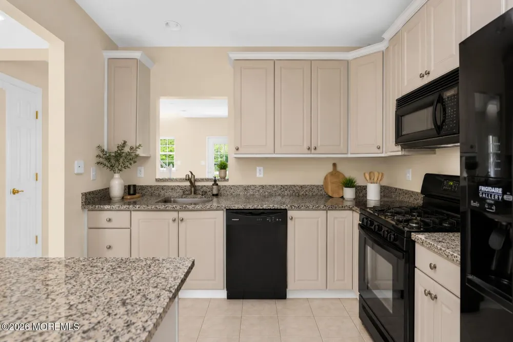 14 W Aspen Way Matawan, NJ 07747
