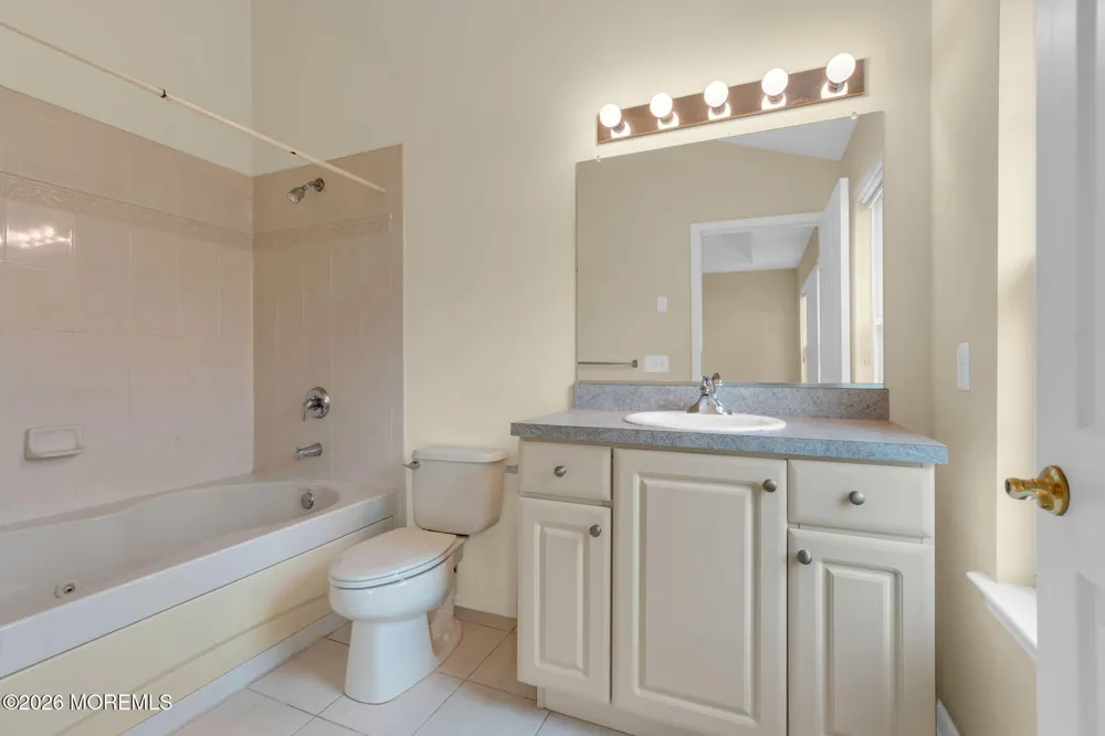 14 W Aspen Way Matawan, NJ 07747