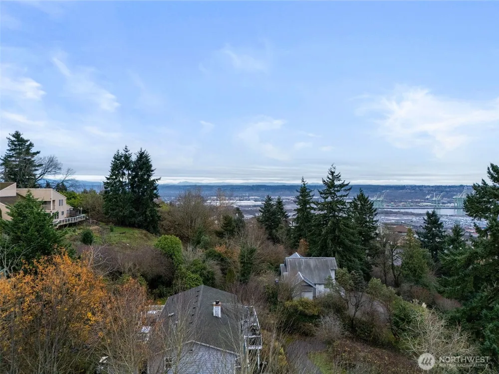 6318 19th Street NE Tacoma, WA 98422