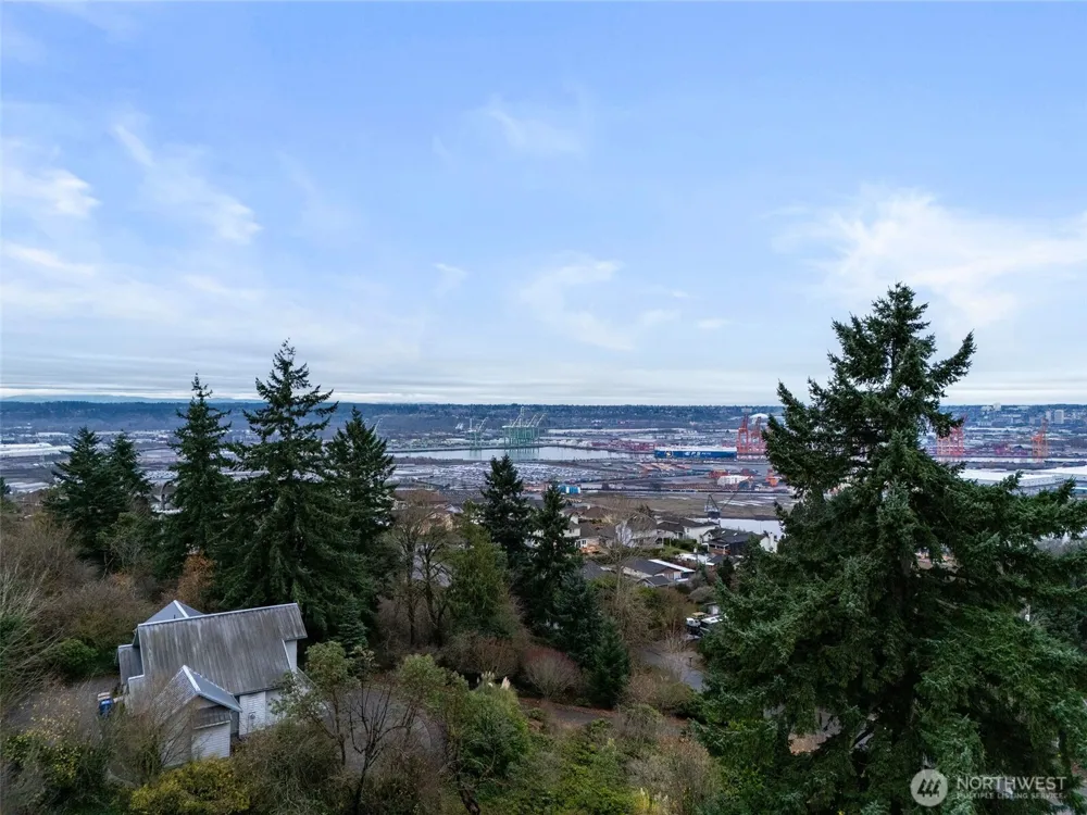 63 XX 19th Street NE Tacoma, WA 98422