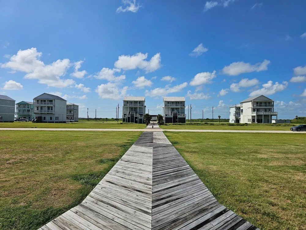 579 Annabelle Drive Gilchrist, TX 77617