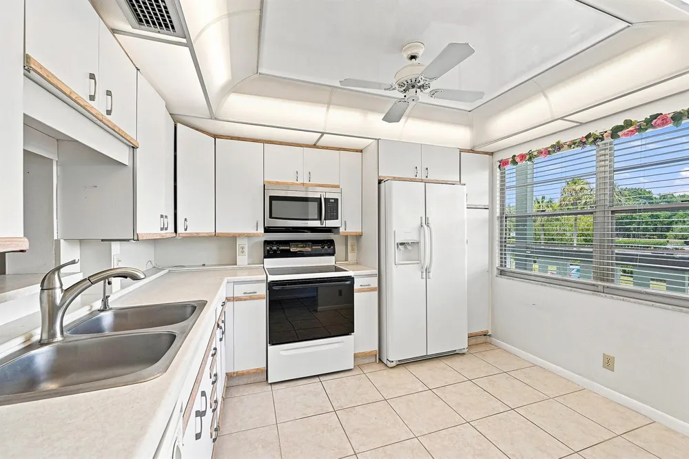 2901 VICTORIA CIRCLE #D2 Coconut Creek, FL 33066