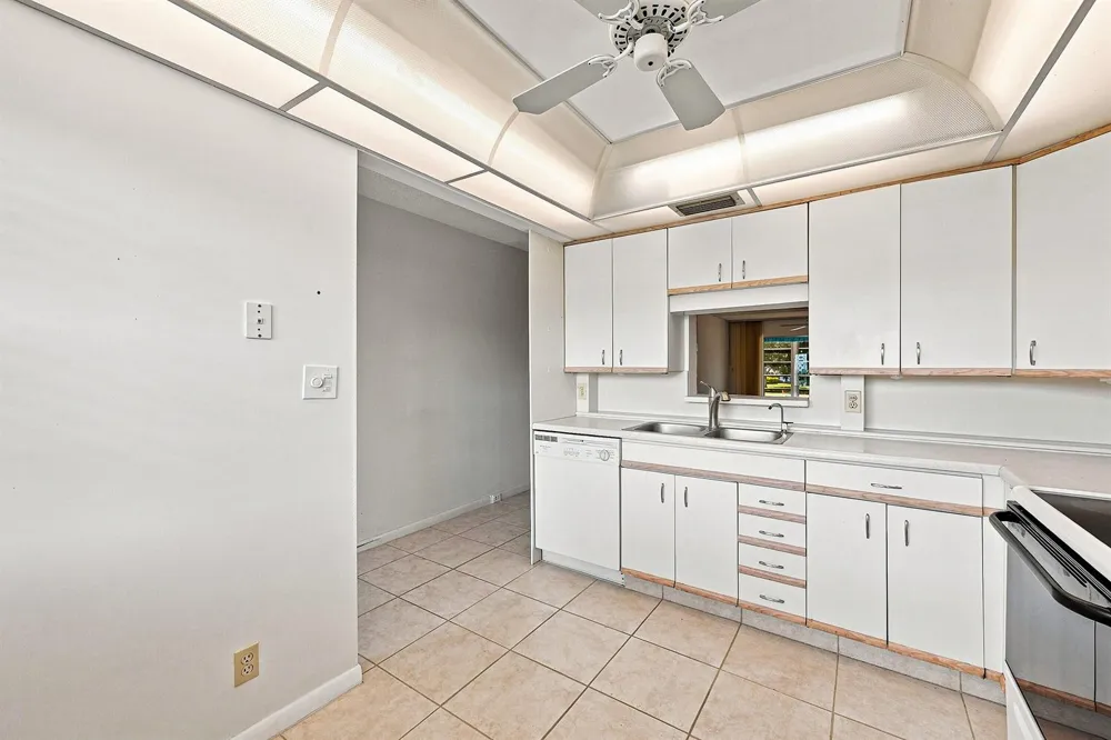 2901 VICTORIA CIRCLE #D2 Coconut Creek, FL 33066